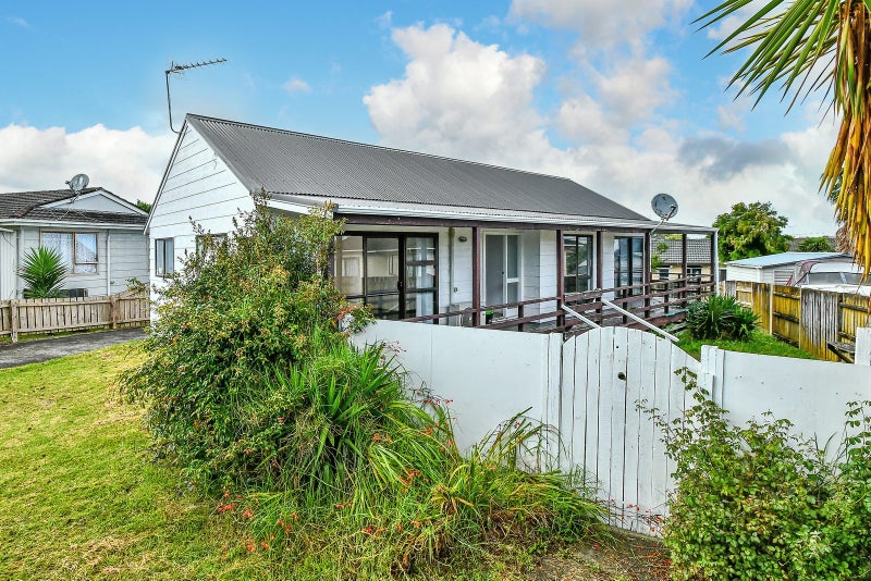 115 Hyperion Drive, Randwick Park, Auckland - Carousel 1