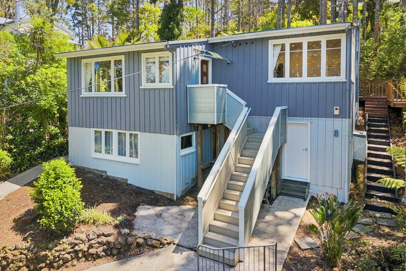 8 Arama Avenue, Titirangi, Auckland - Carousel 1