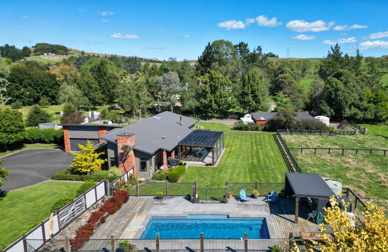 24 Highbrook Way, WHATAWHATA, HAMILTON - Carousel 2