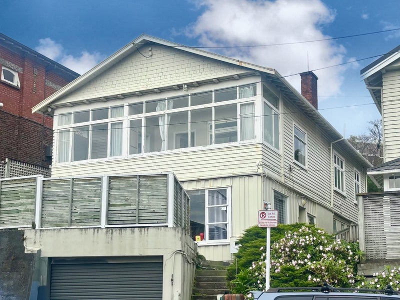 15 Hankey Street, Mount Cook, Wellington - Carousel 1