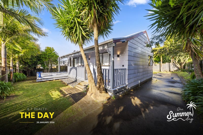 7B Justamere Place, Weymouth, Auckland - Carousel 1