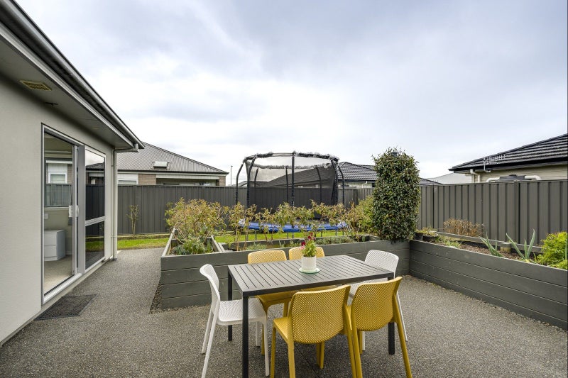 16 McKay Close, Frimley, Hastings - Carousel 10