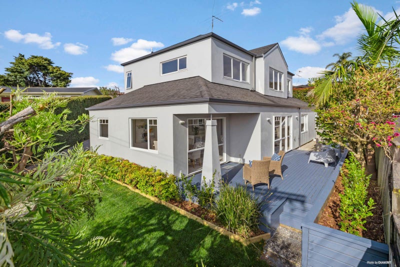 16 Troy Place, Glendowie, Auckland - Carousel 1