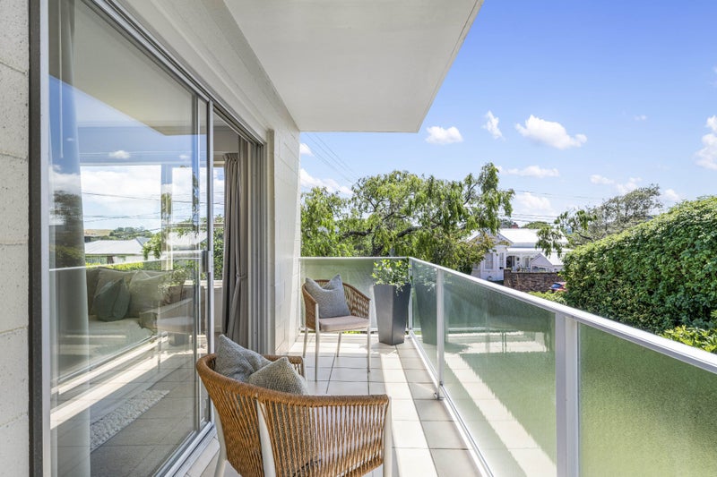 1/36 Clonbern Road, Remuera, Auckland - Carousel 2