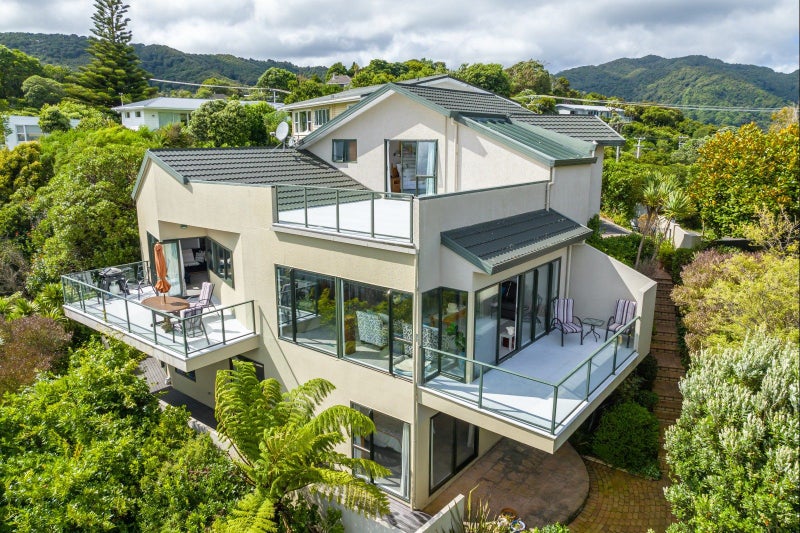 69 Howard Road, Point Howard, Lower Hutt - Carousel 2