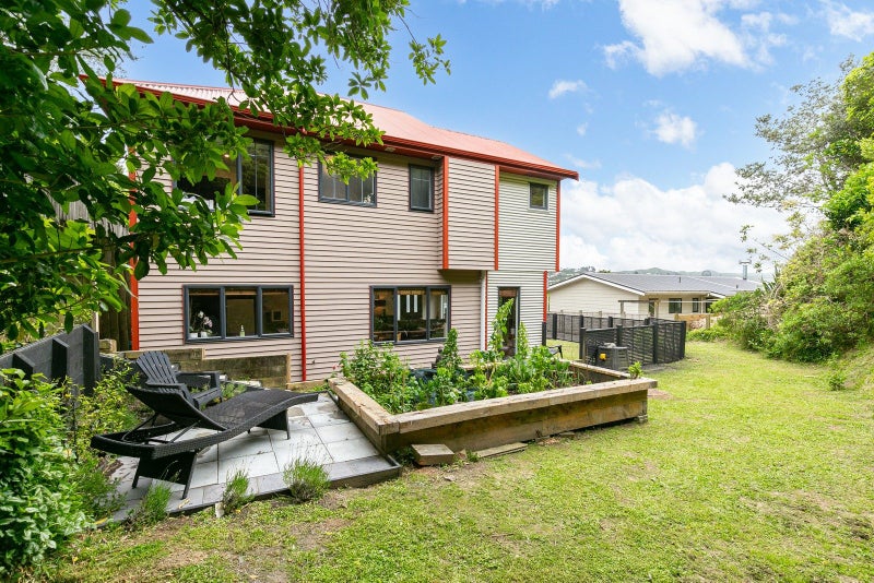 19B Sheridan Terrace, Johnsonville, Wellington - Carousel 2