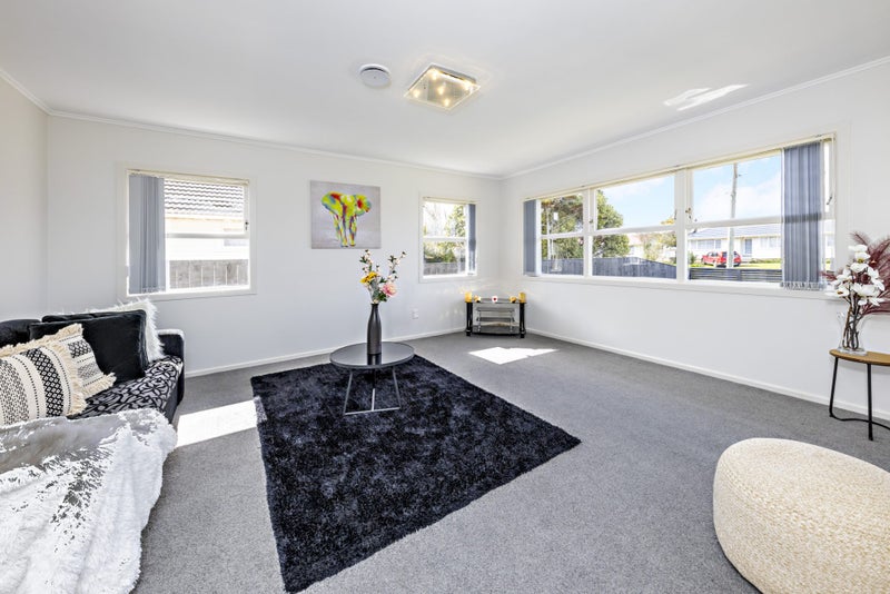 19 Awatere Street, Clover Park, Auckland - Carousel 2