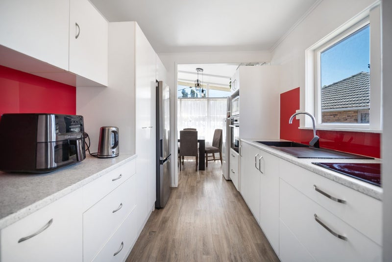 45 Skipton Street, Mangere East, Auckland - Carousel 2