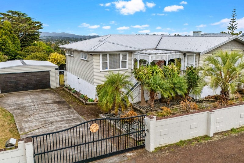 1A Pleasant Road, Glen Eden, Auckland - Carousel 1