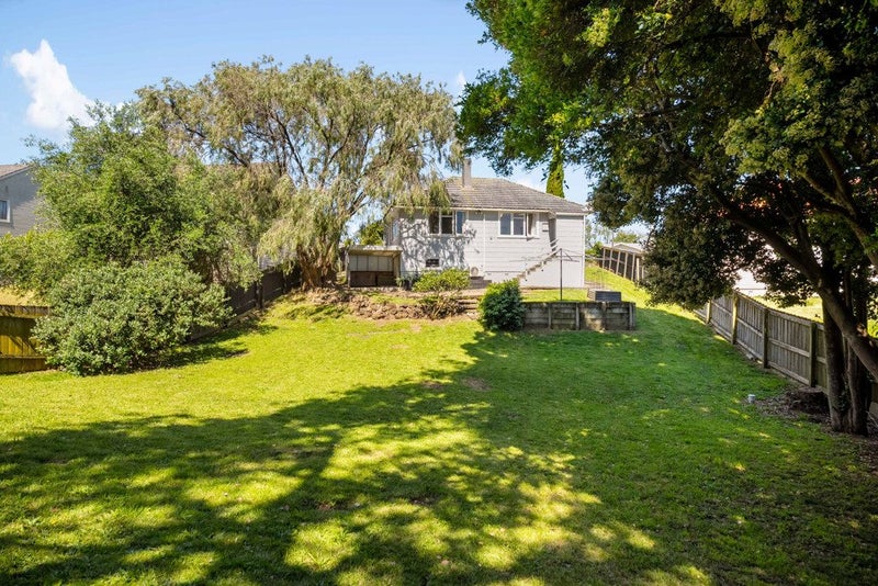 35 Taniwha Street, Wai o Taiki Bay, Auckland - Carousel 2