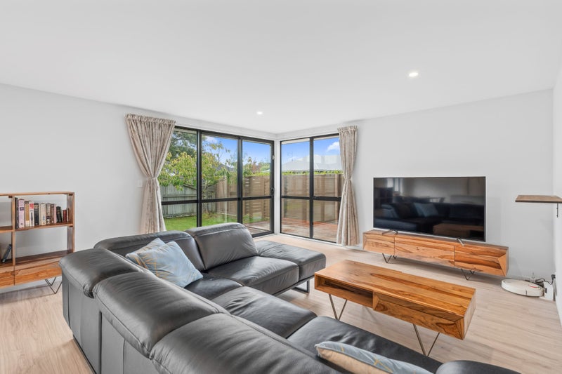4 Ader Close, Halswell, Christchurch - Carousel 2