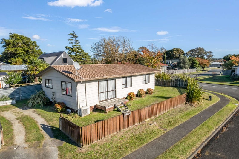 2 Birch Place, Aramoho, Whanganui - Carousel 1