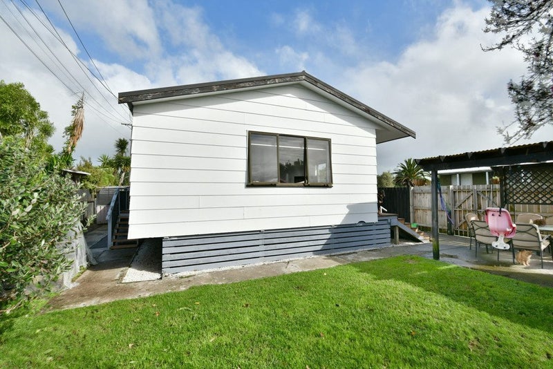 18A Parakai Avenue, Parakai, Helensville - Carousel 2