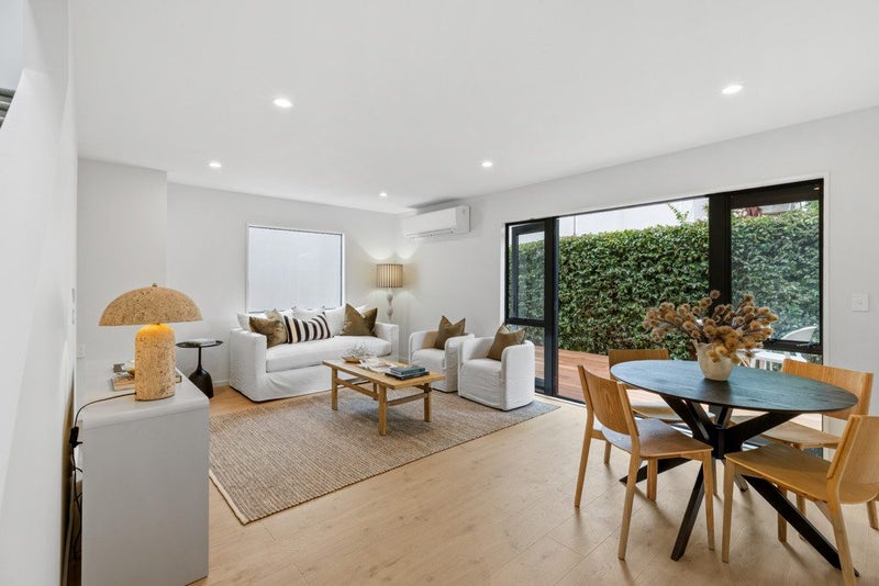 2/8 Mayfair Street, Riccarton, Christchurch - Carousel 2