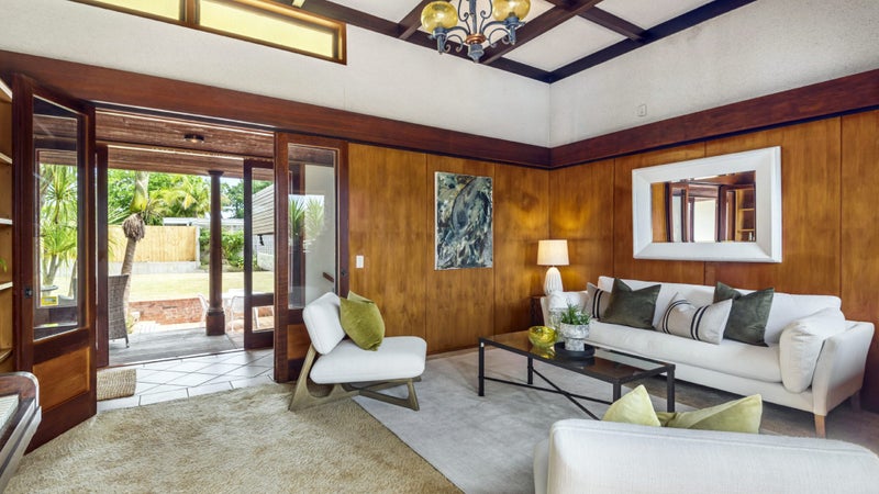 4 Terrylyn Drive, Hillcrest, Auckland - Carousel 1