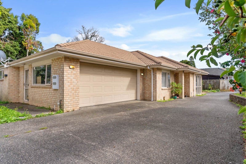 2 Matata Street, Blockhouse Bay, Auckland - Carousel 1