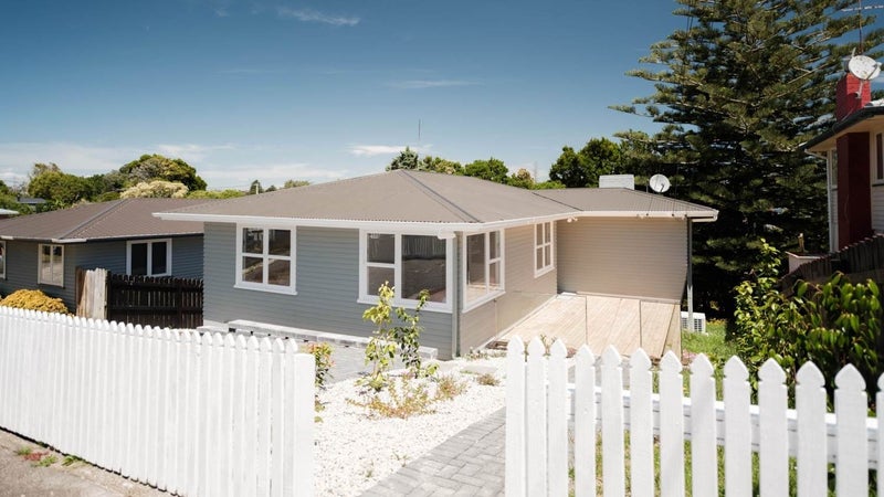 38 Mary Dreaver Street, New Windsor, Auckland - Carousel 1