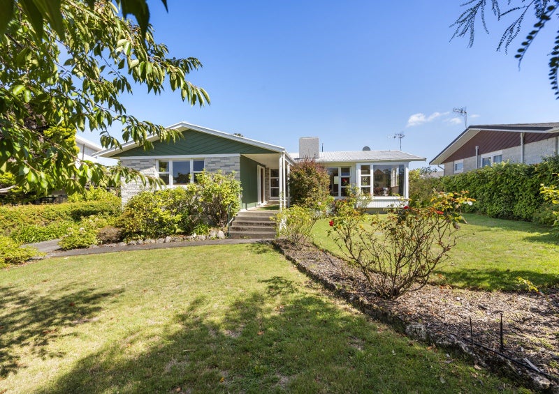8 Rakau Street, Havelock North, Havelock North - Carousel 1