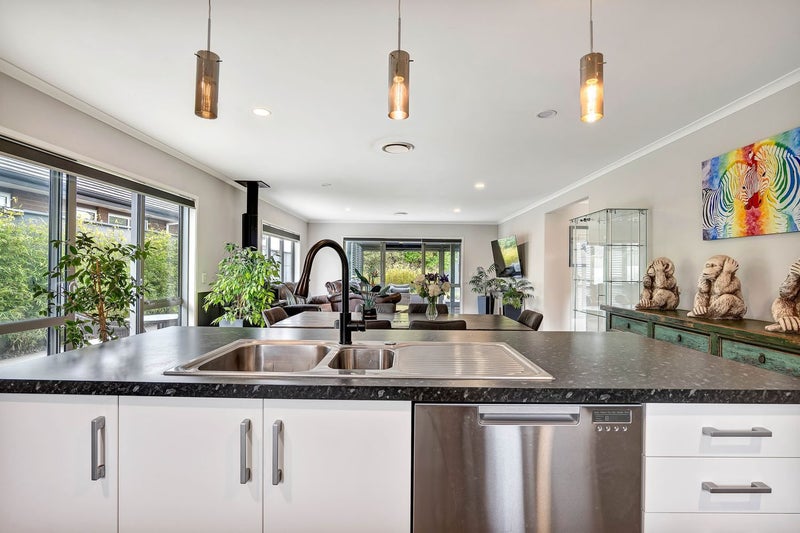 122 Pohutukawa Place, Waiwhakaiho, New Plymouth - Carousel 2