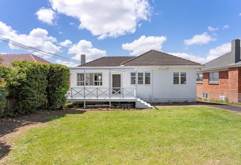 74 Oakdale Road, Mount Roskill, Auckland - Carousel 1