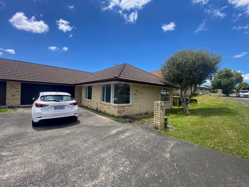 12 Innisowen Place, Flat Bush, Auckland - Carousel 1