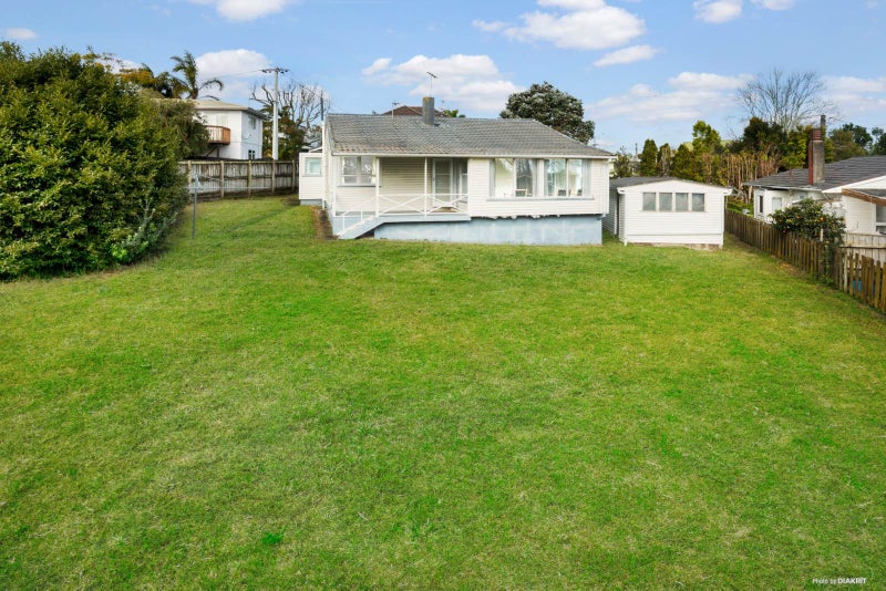 22 Exmouth Road, Northcote, Auckland - Carousel 1