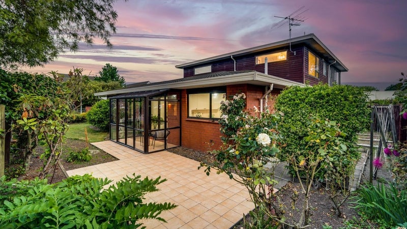 2 Rubens Place, Burnside, Christchurch - Carousel 1