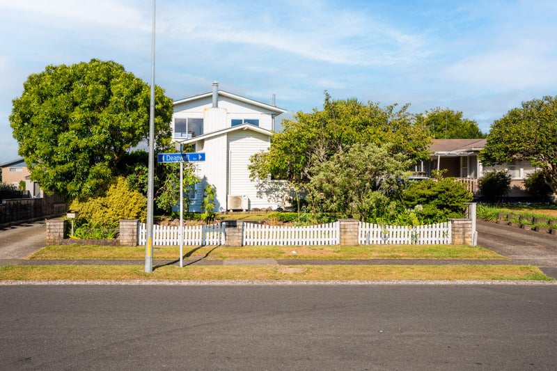 34 Deanwell Avenue, Deanwell, Hamilton - Carousel 25