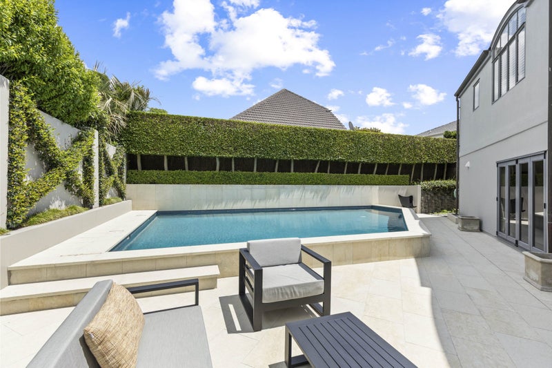 15 Summerhill Place, St Heliers, Auckland - Carousel 2