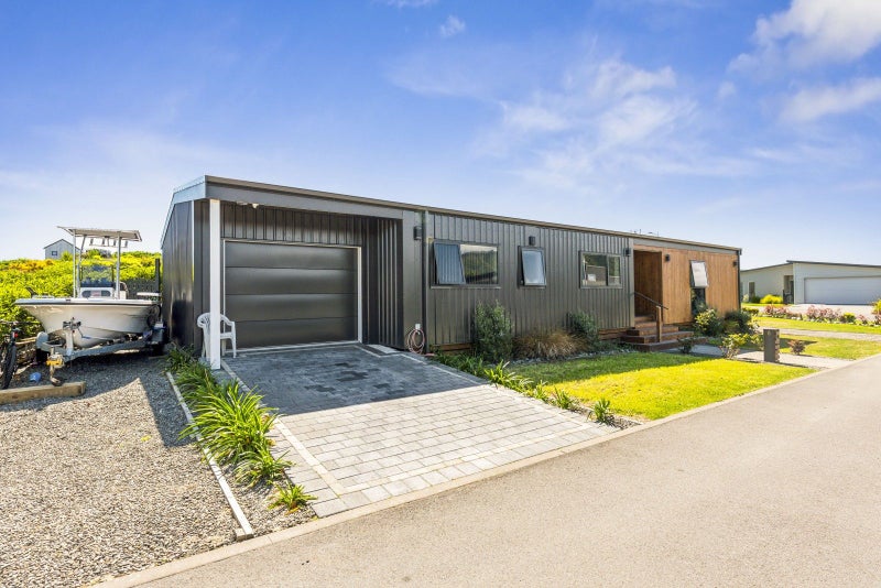 8 Ara Hereke, Waikanae, Waikanae - Carousel 2