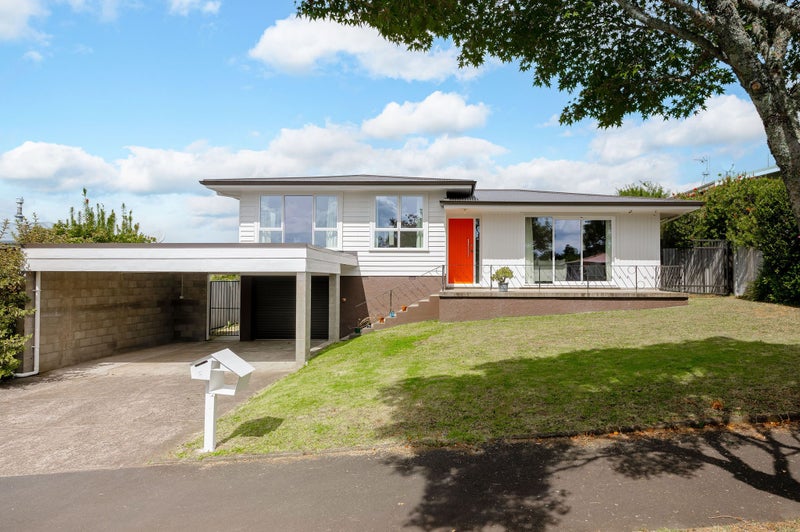 5 Clark Place, Hillcrest, Hamilton - Carousel 1