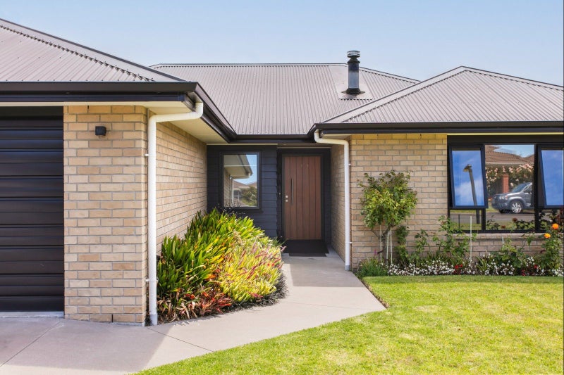 3 Gwyneth Place, Lytton West, Gisborne - Carousel 1