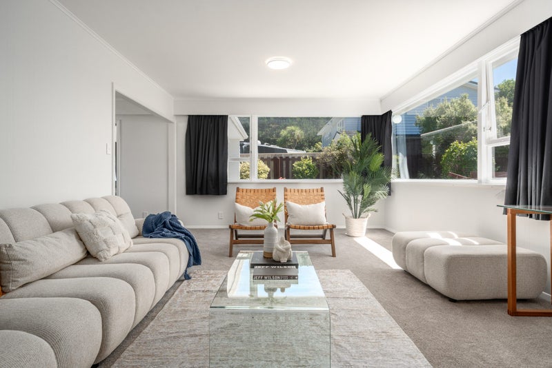 82 Larsen Crescent, Tawa, Wellington - Carousel 2