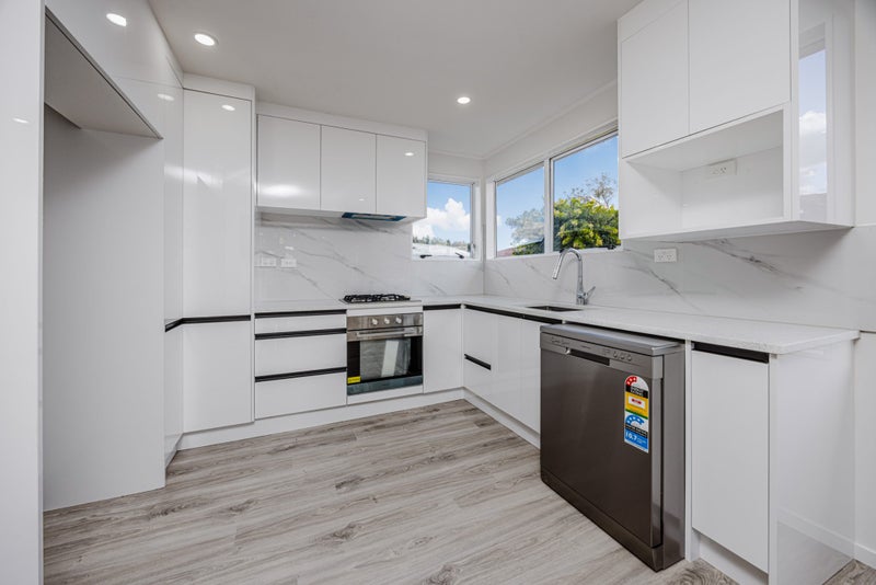 1/16 Trimdon Street, Randwick Park, Auckland - Carousel 2