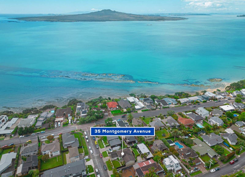 35 Montgomery Avenue, Belmont, Auckland - Carousel 1