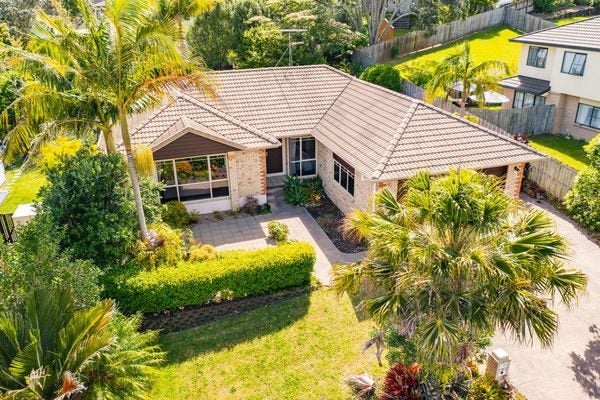 8 Landvale Court, Browns Bay, Auckland - Carousel 1