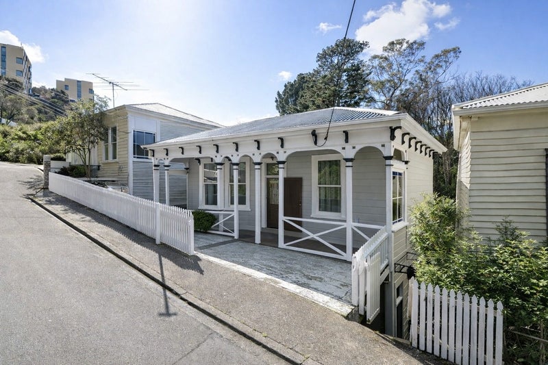 28 Devon Street, Aro Valley, Wellington - Carousel 1