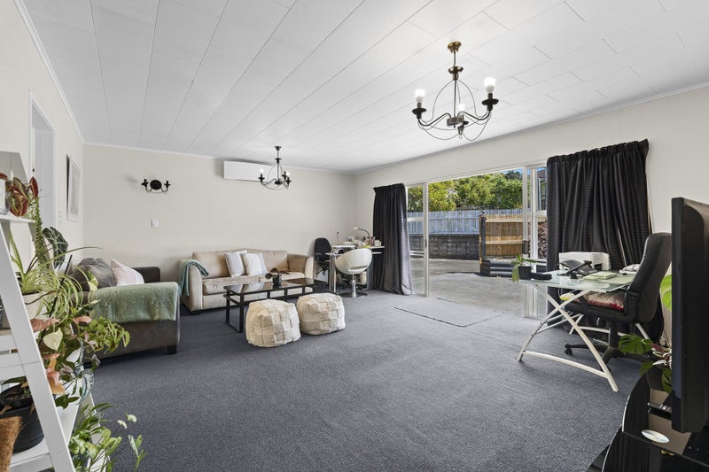 2/12 Ambury Place, Merrilands, New Plymouth - Carousel 2