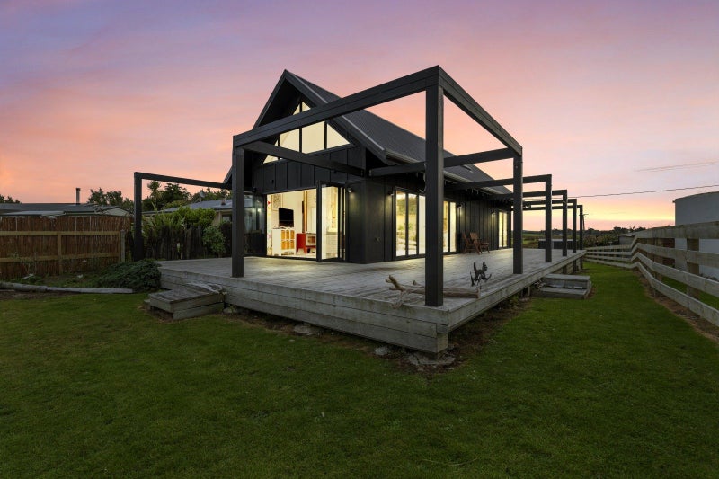 497 Waikawa-Curio Bay Road, CURIO BAY, TOKANUI - Carousel 2