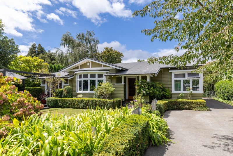 512 Market Street South, Hastings - Carousel 1