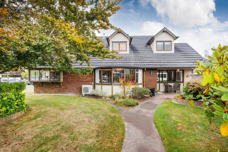 14 Willowbank Crescent, Feilding, Feilding - Carousel 1