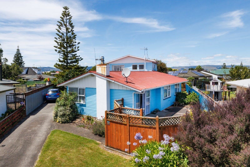 17 Piper Place, Roslyn, Palmerston North - Carousel 1