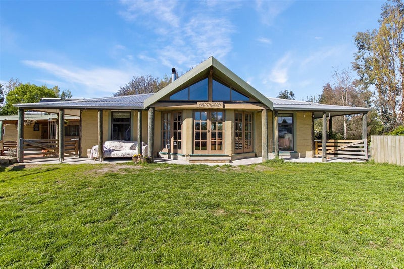 31 Timaru Road, Waimate, Waimate - Carousel 1