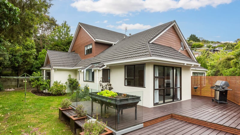 31 Shackle Lane, Whitby, Porirua - Carousel 1