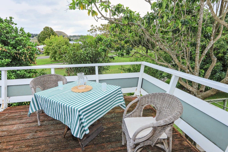 17 Neeve Road, Taradale, Napier - Carousel 18