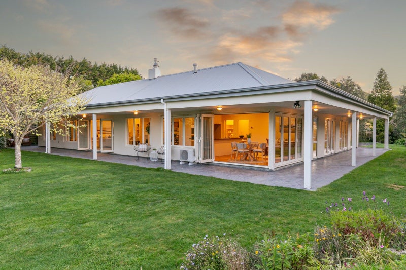 30 Gladys Scott Place, Tawa, Wellington - Carousel 1