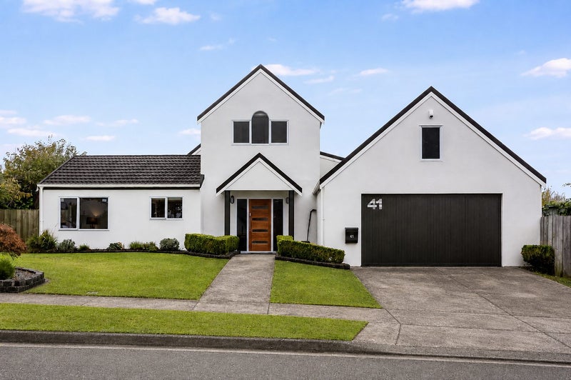 41 Joseph Banks Drive, Whitby, Porirua - Carousel 1
