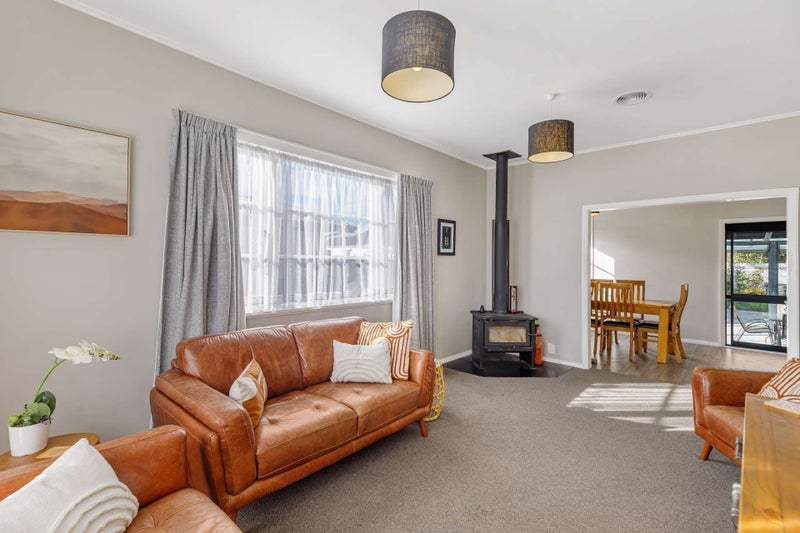 6 Gunn Street, Gonville, Whanganui - Carousel 1