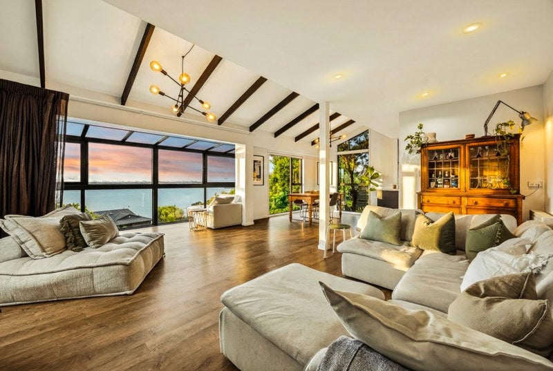 11 Brigantine Drive, Beach Haven, Auckland - Carousel 1