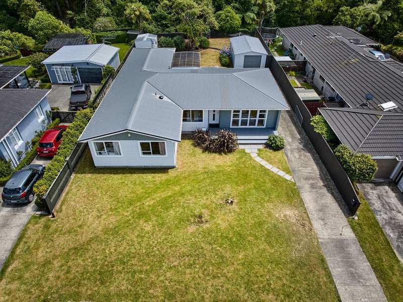 13 Nathan Street, Tawa, Wellington - Carousel 25